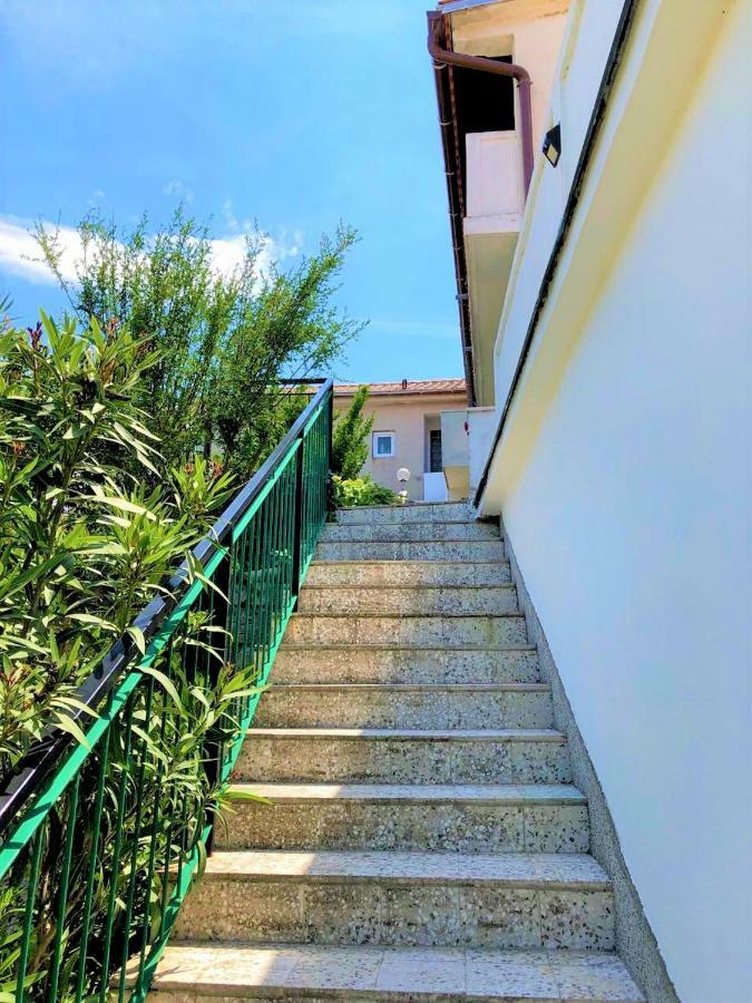 Apartments With Boat Mooring Marija Supetarska Draga Exterior foto